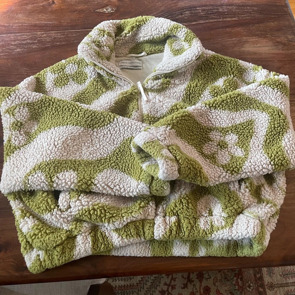 Urban Outfitters fleece jacket. Perfect condition, hardly worn. Size XS